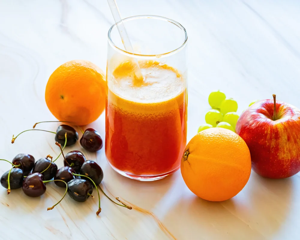 leschatsgourmets-jus-de-fruits-frais-orange-pomme-raisin-et-cerises